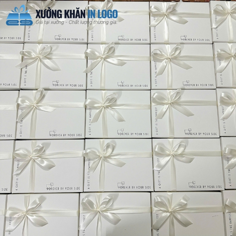 set-2-khan-chat-lieu-cotton-gom-khan-goi-35x78cm-va-khan-tam-60x120cm-mau-xanh-duong-co-hop (6)