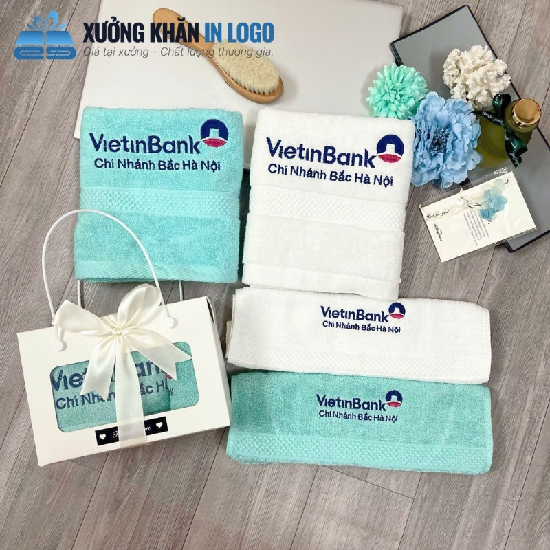 set-2-khan-theu-logo-gom-khan-mat-28x48cm-va-khan-tam-50x100cm-chat-lieu-cotton (2)