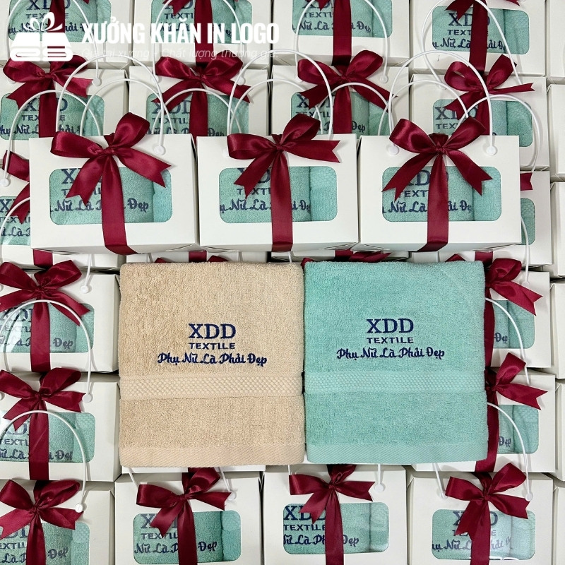 set-3-khan-qua-tang-theu-logo-gom-khan-tam-60x120cm-khan-mat-28x48cm-va-khan-goi-36x78cm-chat-lieu-cotton (4)